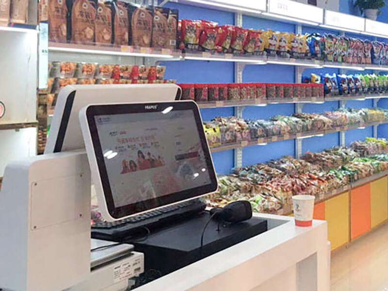pos-system-in-use-in-the-snack-shop-1
